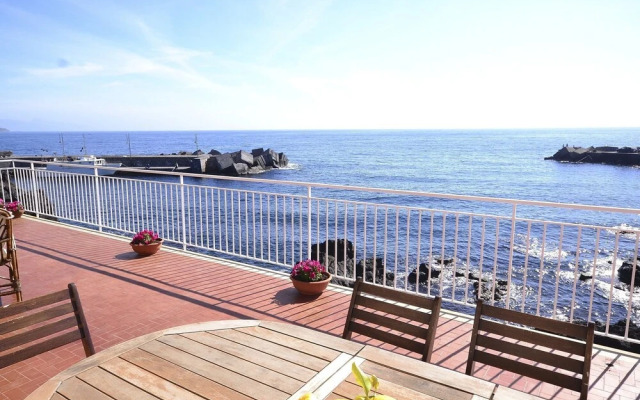 Sea-view Holiday Home in Pozzillo With Terrace