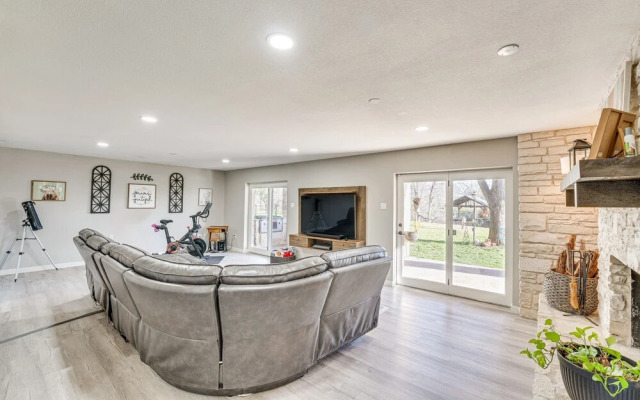 Seguin Riverfront Retreat: Fishing Dock + Kayaks!