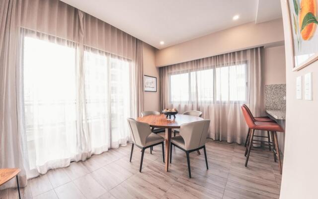Breakfast Included at Regatta Living 302