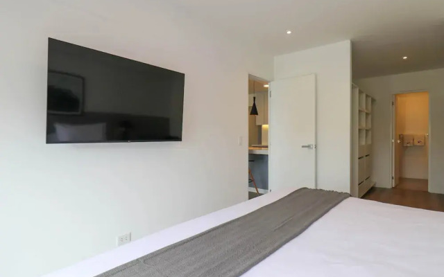 w Fabulous 2BR w Balcony in Miraflores