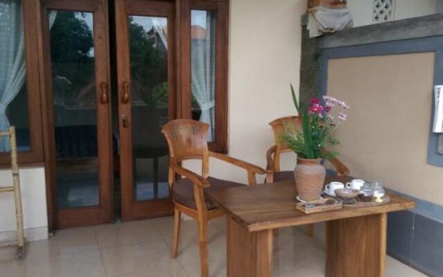 Adi House Homestay