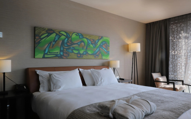Ladera Hotel