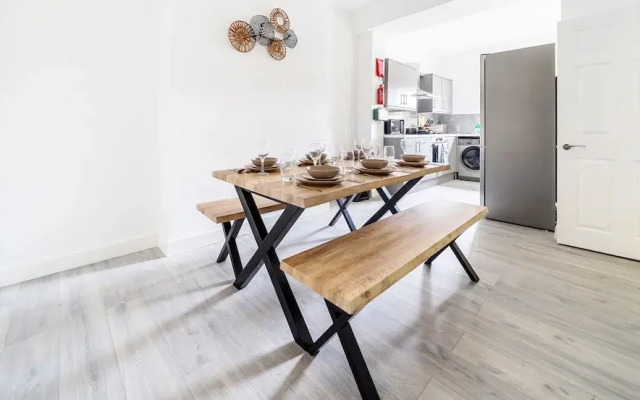 Modern Town Center Apartments Aldershot