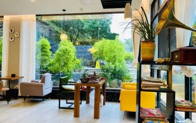 Dayi District Snail Soup Home Stay