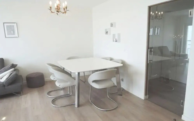 3 Bedroom Apartment With sea View