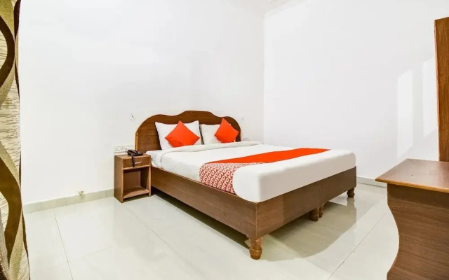 Chelsea Palace BY OYO Rooms