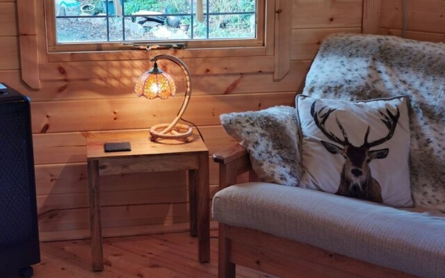 Charming 1-bed Cabin in Gaerwen