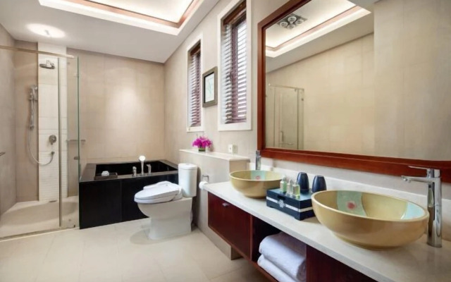 High Mountain Resort Deqin