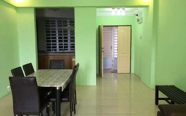 Cameron Pasar Malam Apartment at Crown Imperial Court