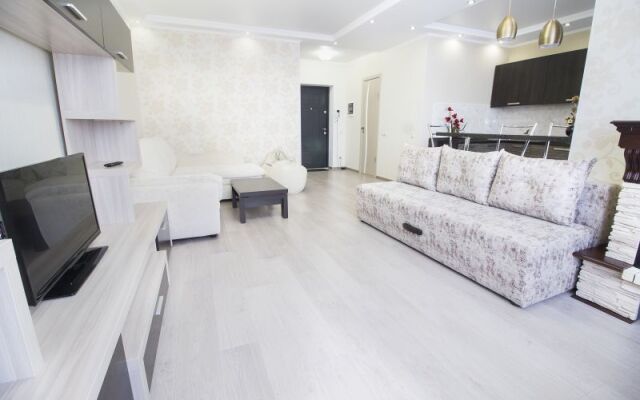 Огни Саратова на ул. Мичурина, 55/61