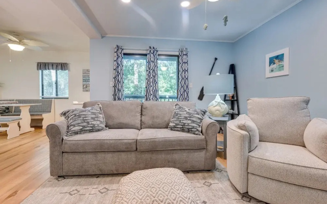 Walkable Calabash Condo w/ Pool Access!