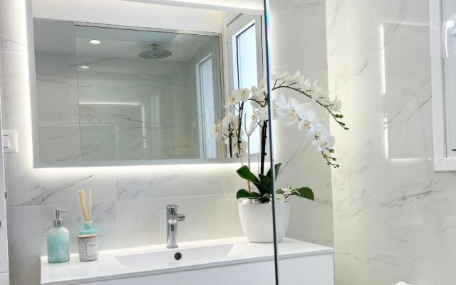 White House Kokas Luxury Apartments