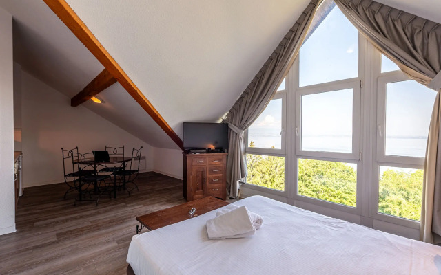 Zenitude Hotel-Residences Les Terrasses du Lac