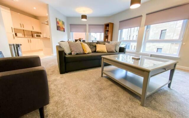 Kelvingrove Art Gallery Flat - Private Parking