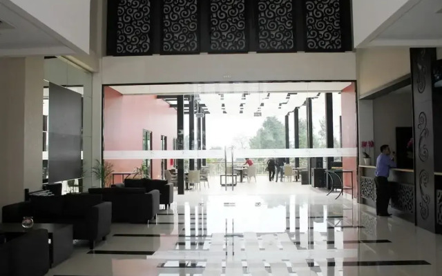 Padjadjaran Suites Resort & Convention Hotel