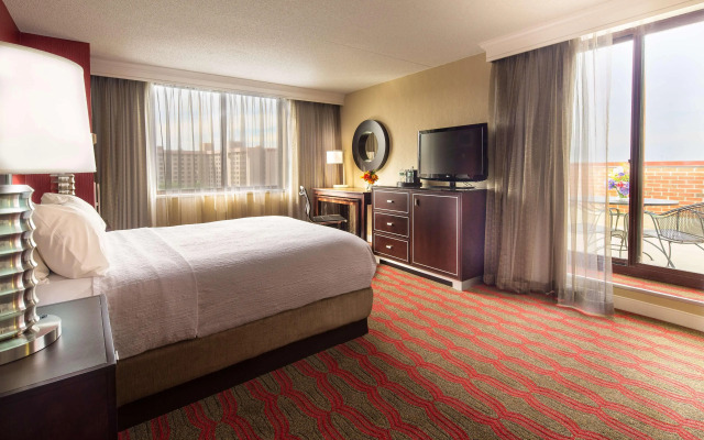 DoubleTree by Hilton New York LaGuardia Airport
