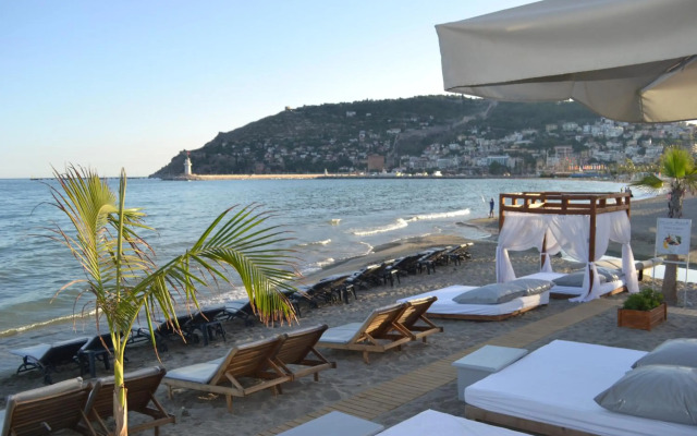 Sun Hotel by En Vie Beach - Adults Only