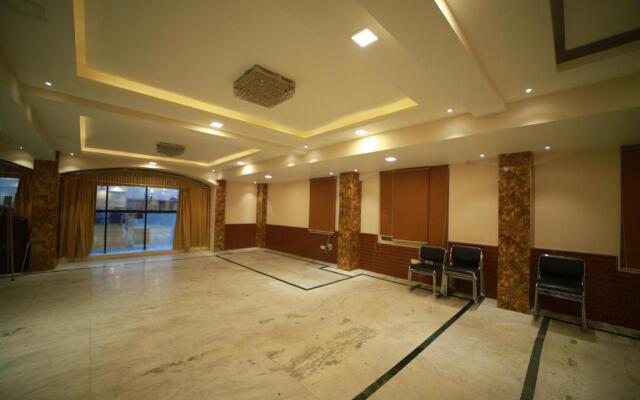 Click Hotel Capital House
