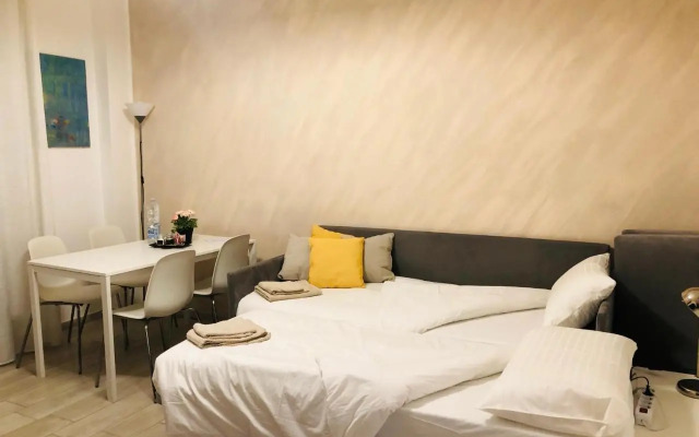 Lovely 2 Room Apartment with Small Garden