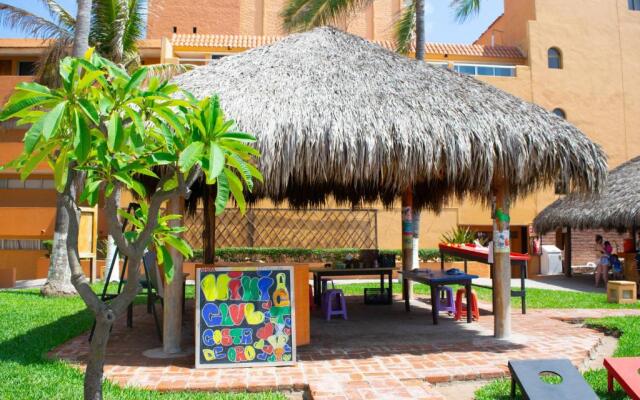 Costa De Oro Beach Hotel