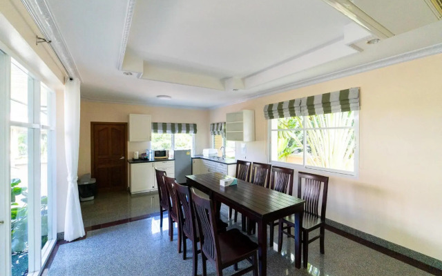 Baan Faa Talaychan Resort