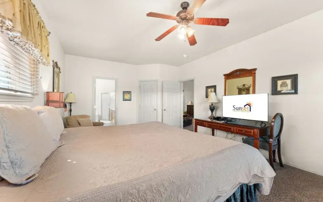 Ozark Comfort 3 Bedroom Condo by RedAwning