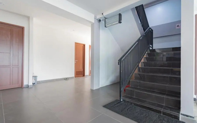 RedDoorz Syariah Plus near Tanjungpura University 2