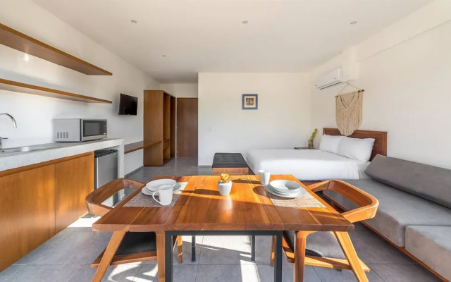 Great Located Spacious Loft W/amazing Rooftop Pool