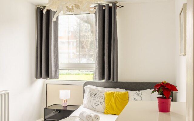 2-bed by Battersea Park