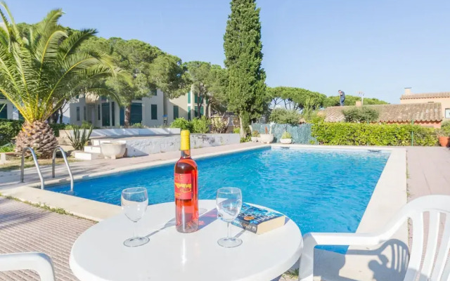 Garden-view Apartment in Calella de Palafrugell With Swimming Pool