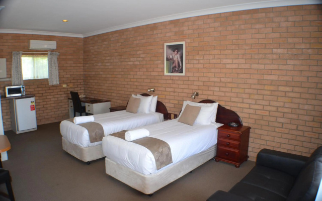 Deer Park Motor Inn – Guest Rooms – Armidale