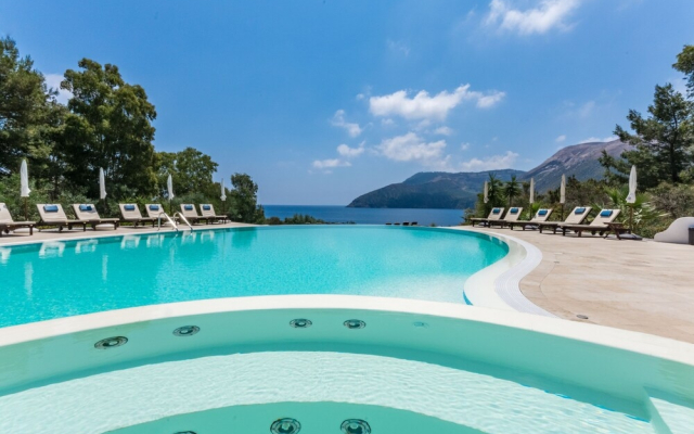 Monolocale 12 Vulcano on Sea Shore
