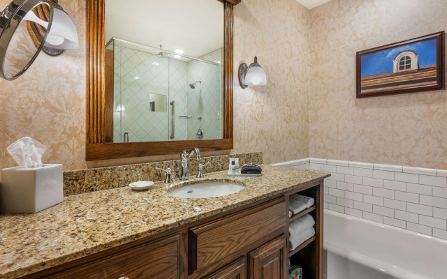 Best Western Premier Mariemont Inn