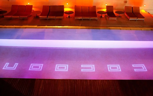 Cocoon Hotel & Lounge