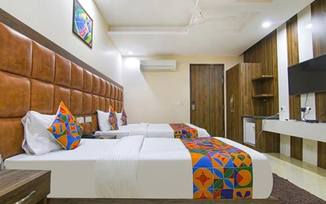 FabHotel Maira