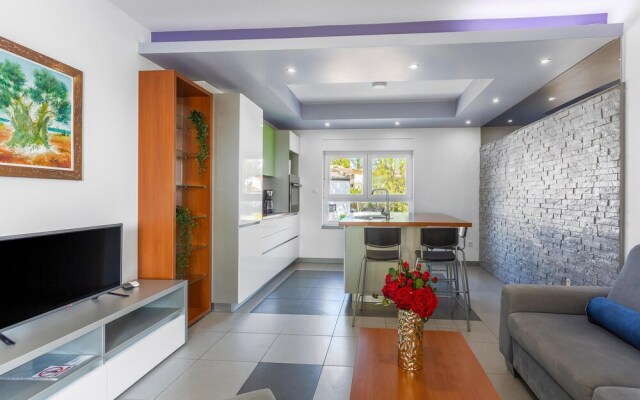 Amazing Apartment in Njivice With Wifi and 3 Bedrooms