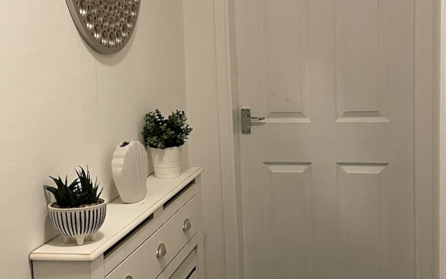 Beautiful 4 Bed Home With Free Parking