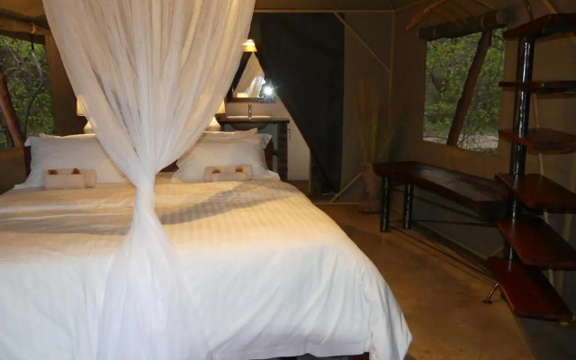 Mobola Lodge