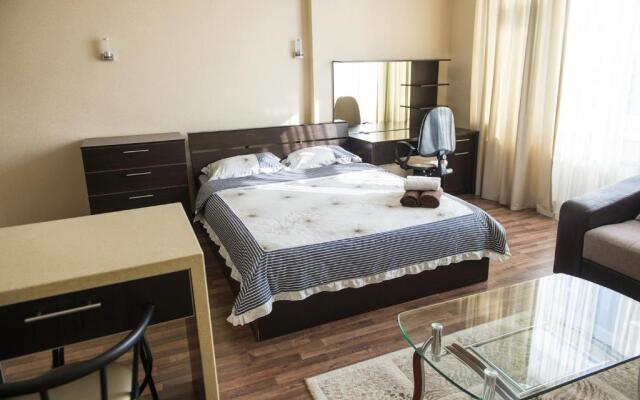Apartment on Kunayeva 38
