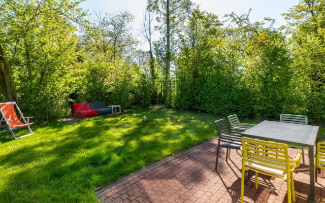 Bungalow Near Dutch Beach With Garden