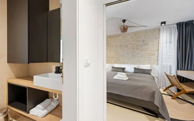 2 Flat Apartment With Terrace And Outdoor Shower