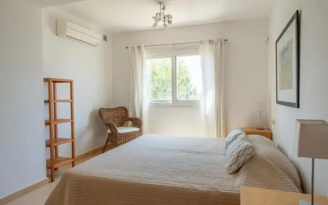 Spacious 3BR Villa with pool and views