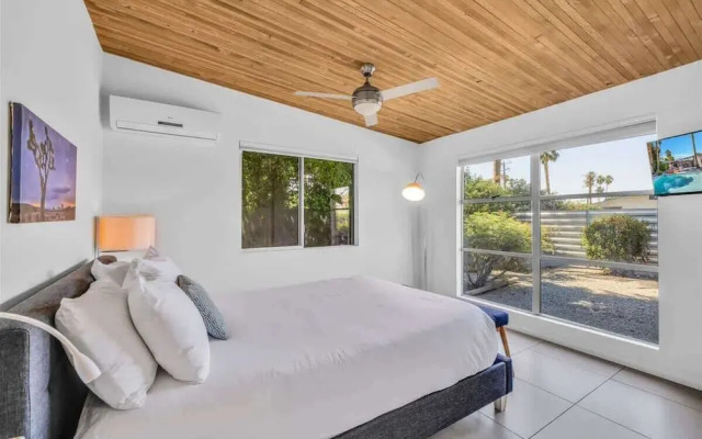 Modern Paradise at Sonora