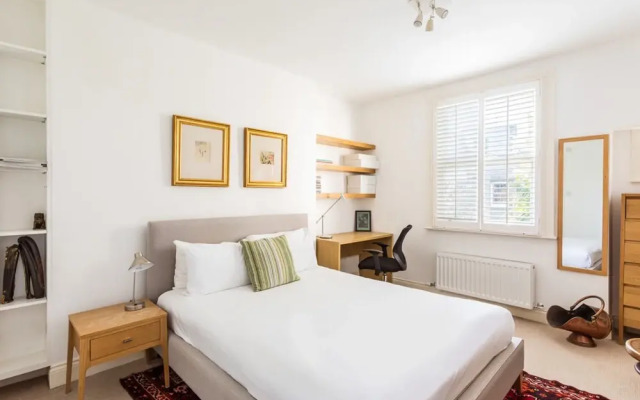 Spacious Apartment Near Portobello Road