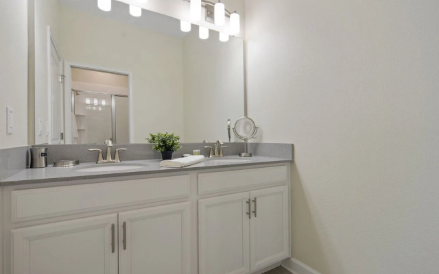 4894 Storey Lake 46000/46935