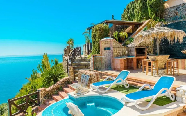 Casa Ventanas al Mediterraneo Nerja by Ruralidays