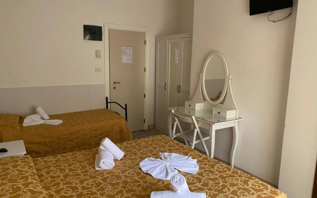Hotel Modenese
