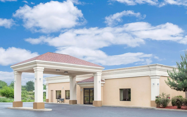 Super 8 by Wyndham Danville