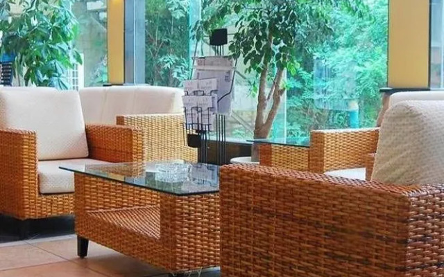 Boutique Holiday Hotel (Beihai Beibuwan Square)