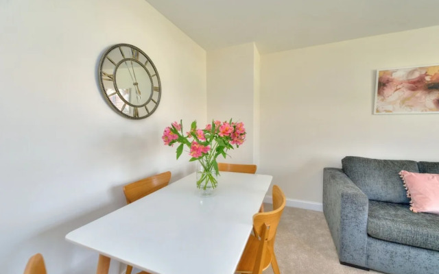 Executive Fairfields Apartment